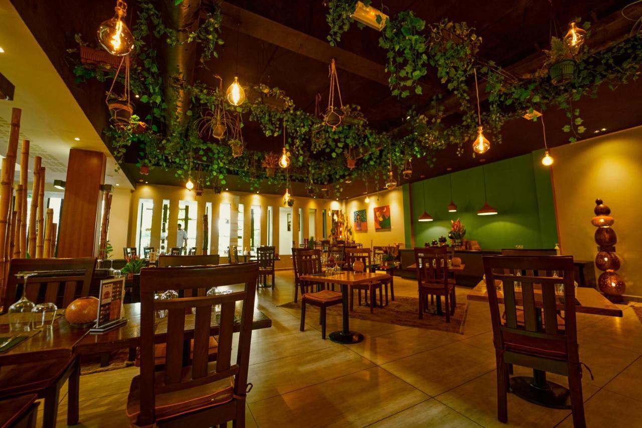 Onomo Hotel โลเม ภายนอก รูปภาพ